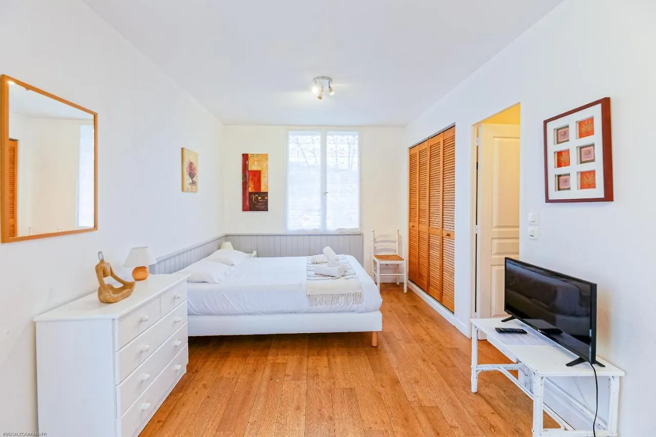 Appart'Hotel Bellevue Bayonne 2*,  France